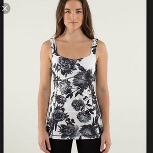 Lululemon Aria Tank size 4